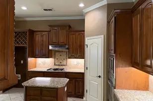 2207 Canterbury Dr, Mansfield, TX 76063 - Photo 11