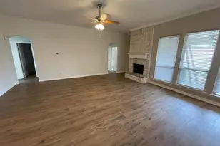 1601 White Willow Ln, Arlington, TX 76002 - Photo 3