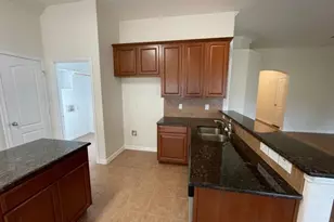 1601 White Willow Ln, Arlington, TX 76002 - Photo 7