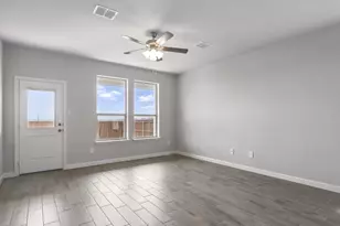 629 Harvey St, Grandview, TX 76050 - Photo 13