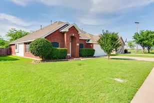 1133 Hillwood Dr, Saginaw, TX 76179 - Photo 3