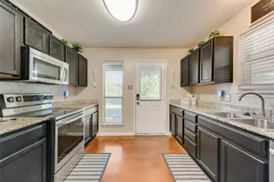 103 Comfort Ct, Waxahachie, TX 75165 - Photo 5