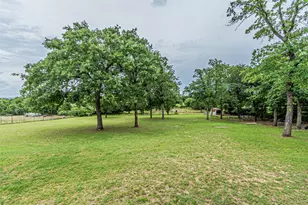 4505 Hunters Glen Ct, Granbury, TX 76048 - Photo 3