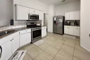 2823 Brookhurst Dr, Grand Prairie, TX 75052 - Photo 5