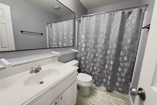 2823 Brookhurst Dr, Grand Prairie, TX 75052 - Photo 15