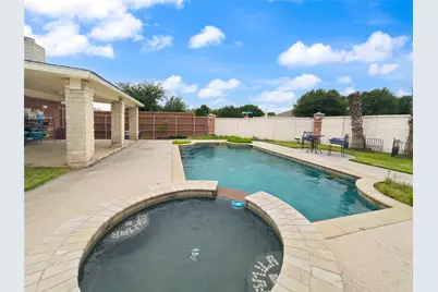 2823 Brookhurst Drive, Grand Prairie, TX 75052 - Photo 17