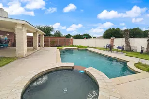 2823 Brookhurst Dr, Grand Prairie, TX 75052 - Photo 17