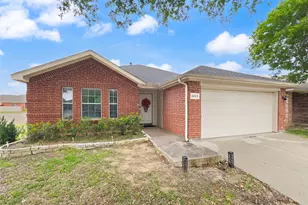 2823 Brookhurst Dr, Grand Prairie, TX 75052 - Photo 1
