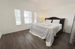 2823 Brookhurst Dr, Grand Prairie, TX 75052 - Photo 9