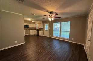 303 Ridgefield Cir, Mesquite, TX 75149 - Photo 3