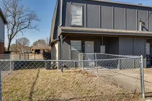 441 SW Thomas St, Burleson, TX 76028 - Photo 23