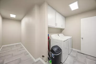 417 Peninsula Court, Granbury, TX 76048 - Photo 17