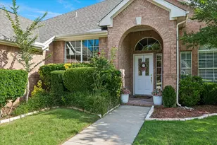 1204 Wildflower Ln, Flower Mound, TX 75028 - Photo 3