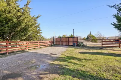 2750 Nolan Road, Ferris, TX 75125 - Photo 3