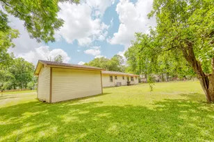 308 W White St, Pilot Point, TX 76258 - Photo 13