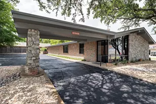 1512 Crestridge Dr, Cleburne, TX 76033 - Photo 1