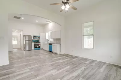 113 Throckmorton Street, Weatherford, TX 76086 - Photo 9