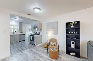 922 Tamara Ln, Grand Prairie, TX 75051 - Photo 7
