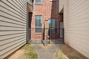 1912 Lantana Ln, Irving, TX 75063 - Photo 37