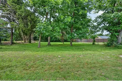 10618 Bruton Road, Dallas, TX 75217 - Photo 11