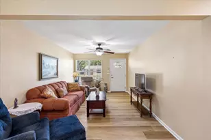 321 Lorna St, Burleson, TX 76028 - Photo 5