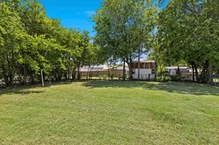 321 Lorna St, Burleson, TX 76028 - Photo 25