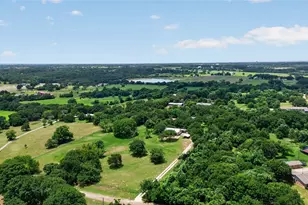 1300 Shannon Dr, Cleburne, TX 76031 - Photo 5