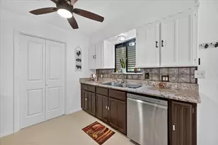 1300 Shannon Dr, Cleburne, TX 76031 - Photo 19
