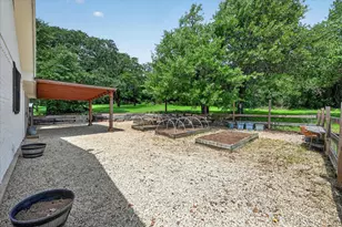 1300 Shannon Dr, Cleburne, TX 76031 - Photo 33