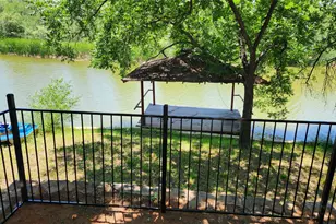 3307 Robinson Creek Dr, Granbury, TX 76048 - Photo 3