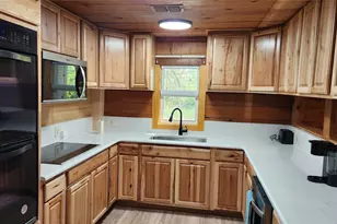 3307 Robinson Creek Dr, Granbury, TX 76048 - Photo 11