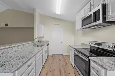 6005 Dooley Drive, The Colony, TX 75056 - Photo 7