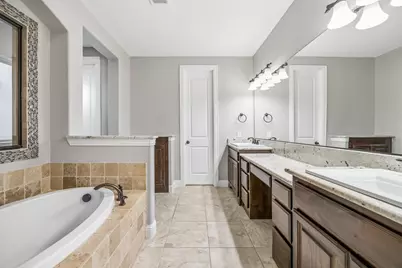 6119 Mulholland Drive, Irving, TX 75039 - Photo 13