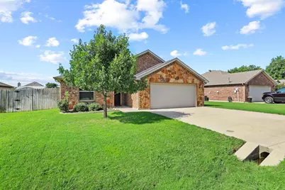1208 Mary Ann Court, Tioga, TX 76271 - Photo 3