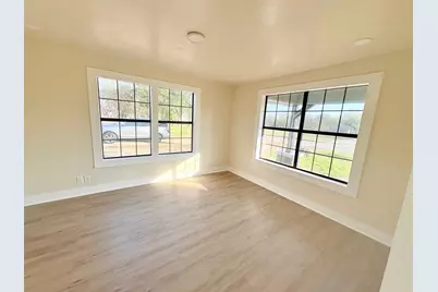 905 2nd St, Graham, TX 76450 - Photo 15