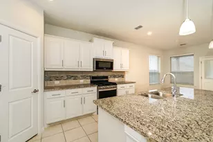 1016 Napier Way, Fort Worth, TX 76247 - Photo 5