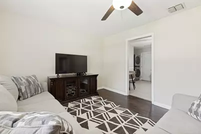211 Brazos Street, Garland, TX 75041 - Photo 9