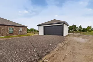 749 J L Dr, Valley View, TX 76272 - Photo 33