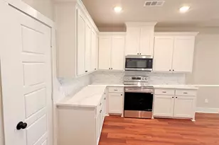 749 J L Dr, Valley View, TX 76272 - Photo 7