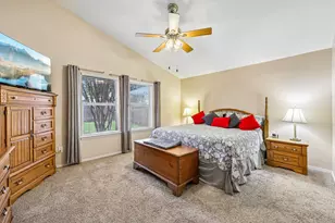 2721 Elderberry Ln, Little Elm, TX 75068 - Photo 9