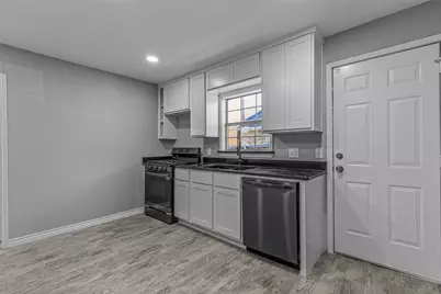 2706 Emmett Street, Dallas, TX 75211 - Photo 9