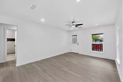 2703 Gertrude Avenue, Dallas, TX 75210 - Photo 9