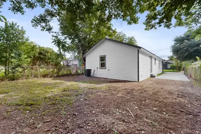 2703 Gertrude Avenue, Dallas, TX 75210 - Photo 37