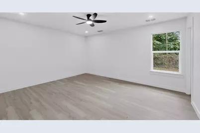 2703 Gertrude Avenue, Dallas, TX 75210 - Photo 17
