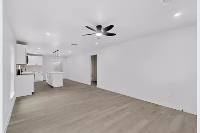 2703 Gertrude Avenue, Dallas, TX 75210 - Photo 11