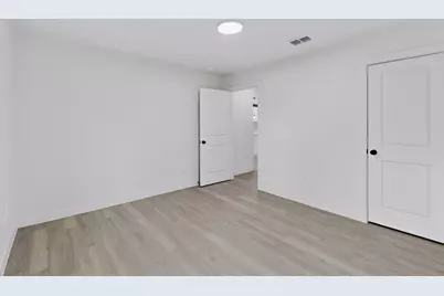 2703 Gertrude Avenue, Dallas, TX 75210 - Photo 33