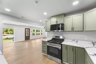 125 29th St, Grand Prairie, TX 75050 - Photo 11