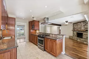 2009 Tanglewood Dr, Grapevine, TX 76051 - Photo 11