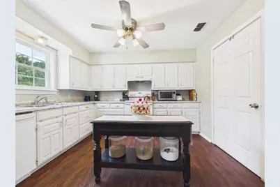 7574 State Highway 64, Ben Wheeler, TX 75754 - Photo 9