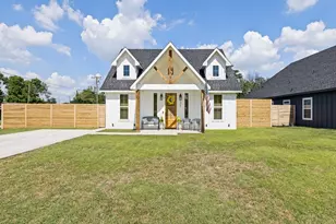 301 S Oak St, Boyd, TX 76023 - Photo 1